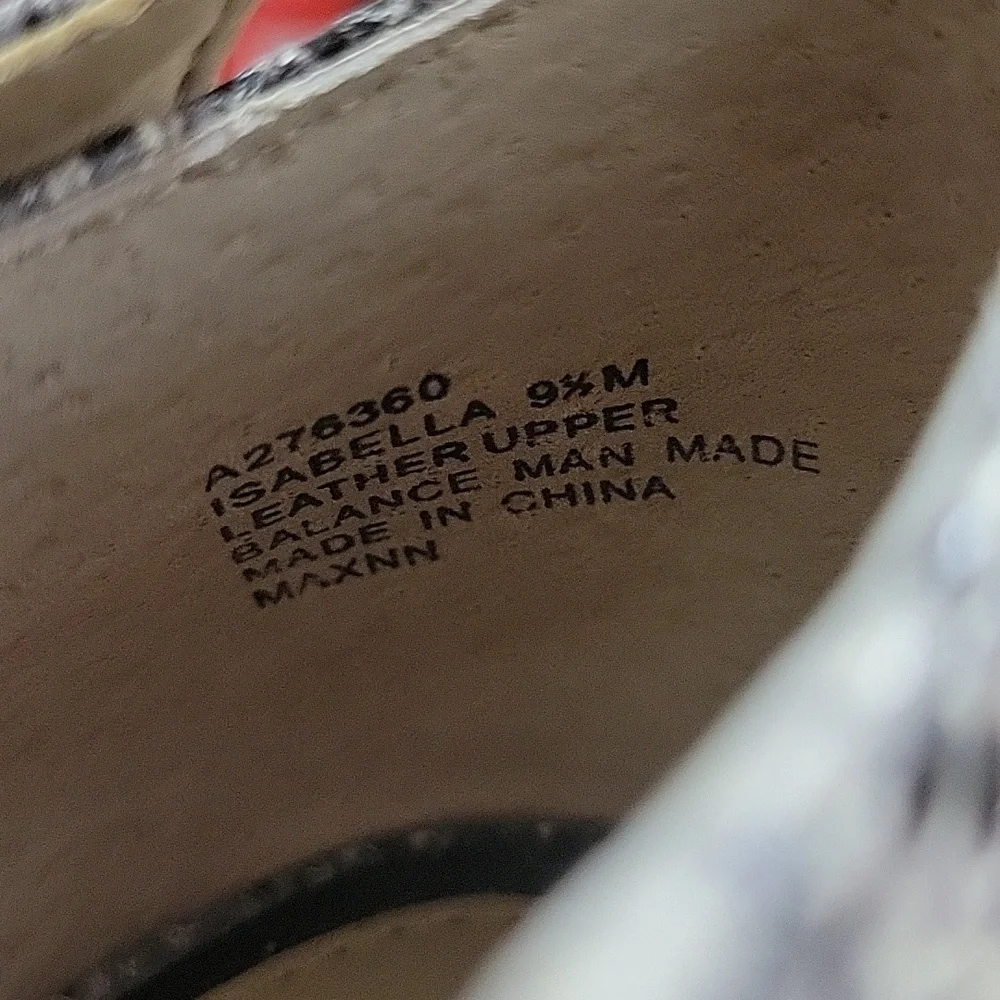 Judith Ripka Grey Snakeskin Leather Sandle Size 9.5 M - Picture 13 of 13